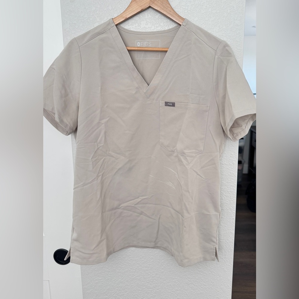 Figs women’s bone V-Neck one pocket Scrub Top